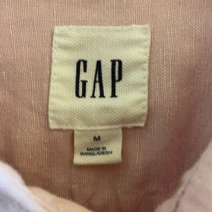 Gap pink linen button down.  Size medium
